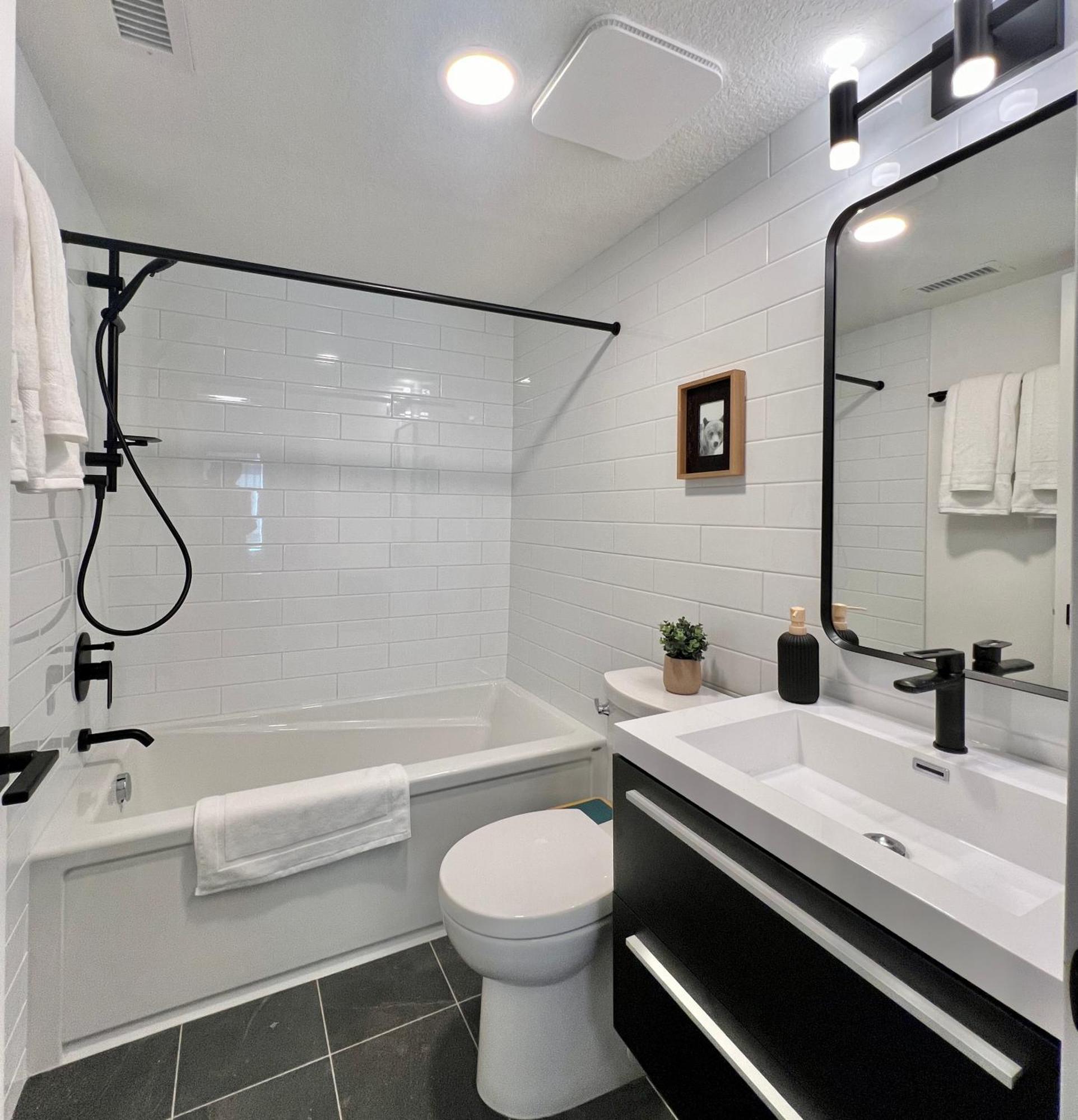 Ferienwohnung Special! New Downtown Mtn View Free Parking 2B&2B Canmore Exterior foto